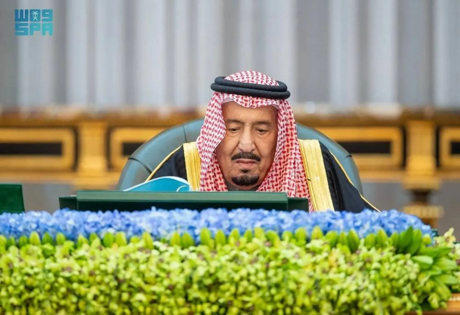 Custodian of the Two Holy Mosques King Salman bin Abdulaziz chairs the cabinet meeting in Riyadh. (SPA)