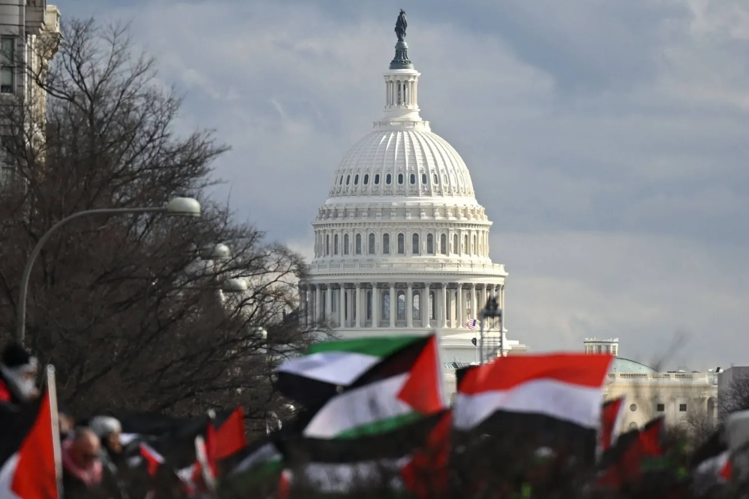 تزايد أصوات المشرعين الداعية لفرض شروط على المساعدات لإسرائيل (أ.ف.ب)