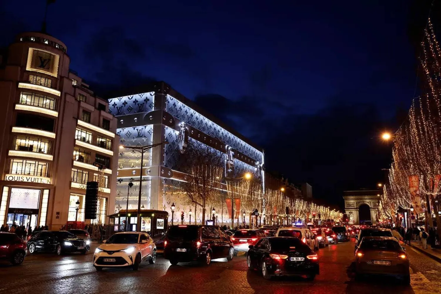 المشهد الليلي الآسر (مواقع التواصل)