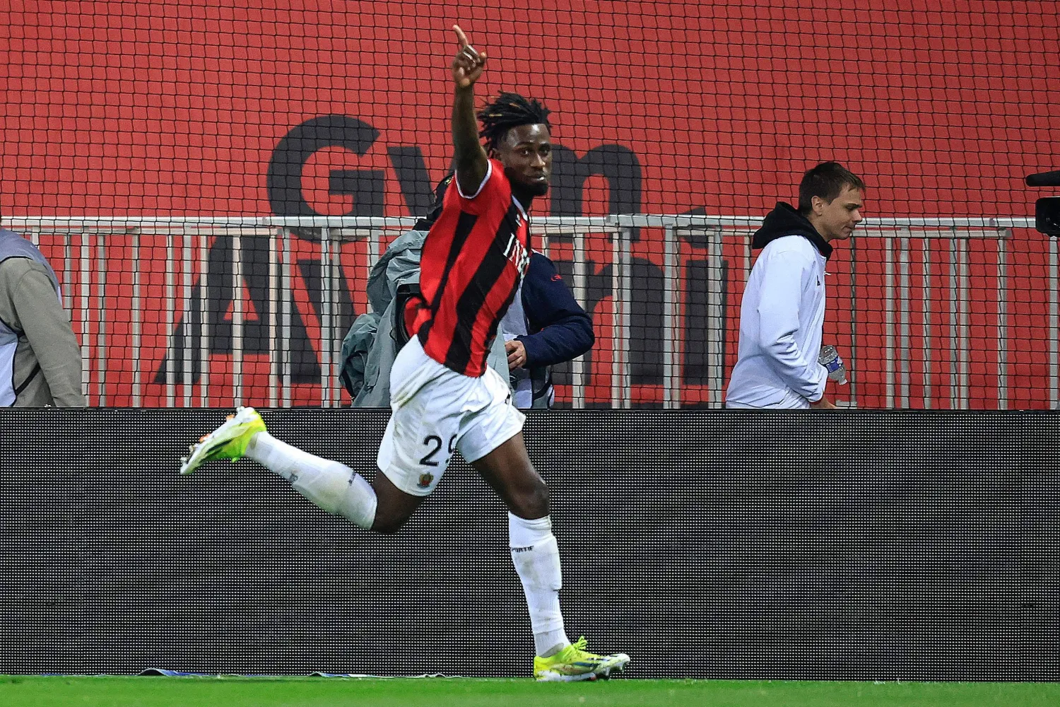 إيفان غيسان سجل هدف الفوز لنيس في الدقيقة 76 (أ.ف.ب)