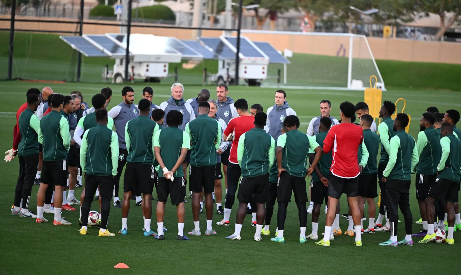 يواصل الأخضر تحضيراته لمواجهة كوريا الجنوبية (تصوير: بشير صالح)