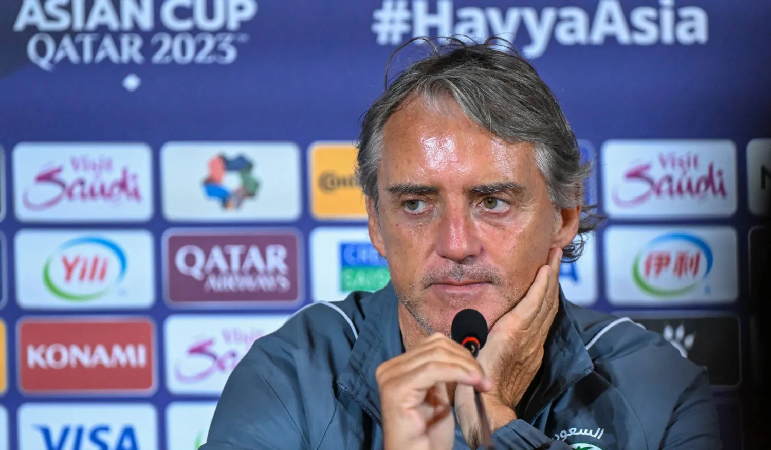 مانشيني مدرب المنتخب السعودي في المؤتمر الصحافي (تصوير: علي خمج)