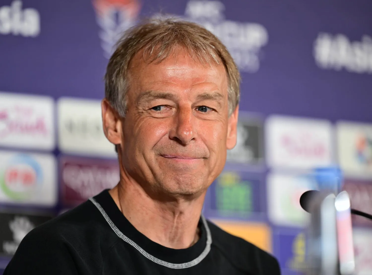 كلينسمان مدرب كوريا الجنوبية (تصوير: بشير صالح)