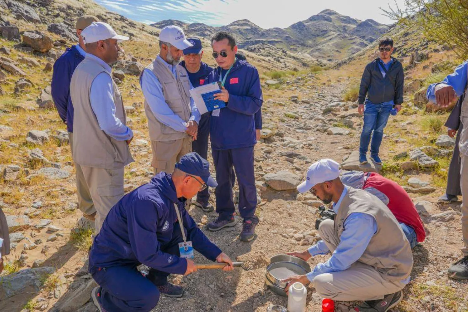 جمع ما يقارب 88 ألف عينة جيوكيميائية تغطي مساحة 540 ألف كلم2 (الشرق الأوسط)