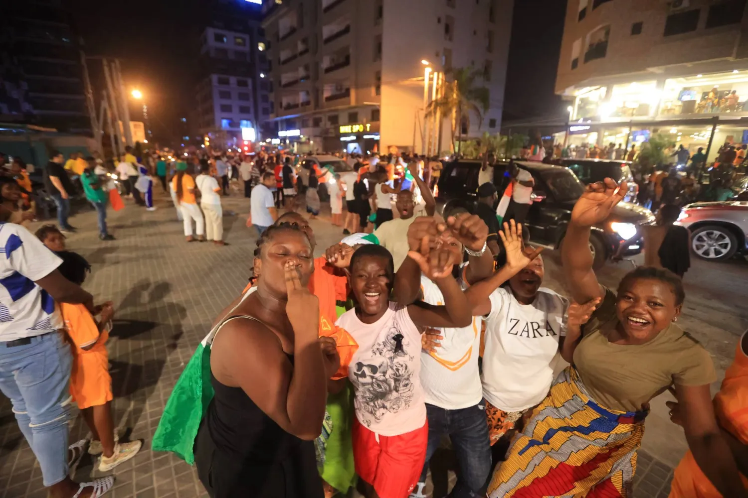 هكذا احتفل مشجعو كوت ديفوار ببلوغ دور الثمانية (أ.د.ب)