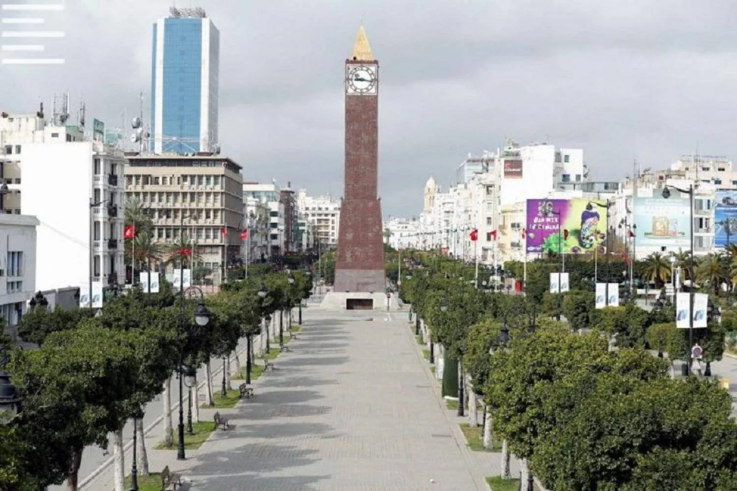A general view of Habib Bourguiba Avenue in downtown Tunis, virtually deserted on the first day of a general lockdown to stop the spread of the coronavirus disease (COVID-19) ordered by Tunisia's president, in Tunis, Tunisia, March 22, 2020. (Reuters)
