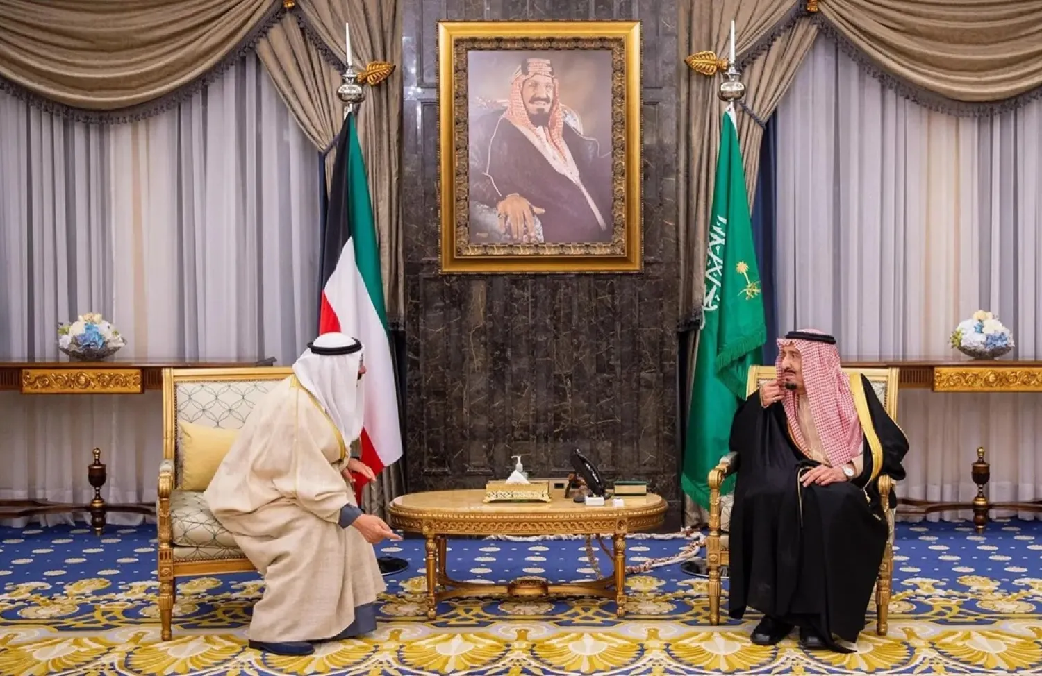 Custodian of the Two Holy Mosques King Salman bin Abdulaziz and Emir of Kuwait Sheikh Meshal al-Ahmad al-Jaber Al Sabah meet in Riyadh. (SPA) 