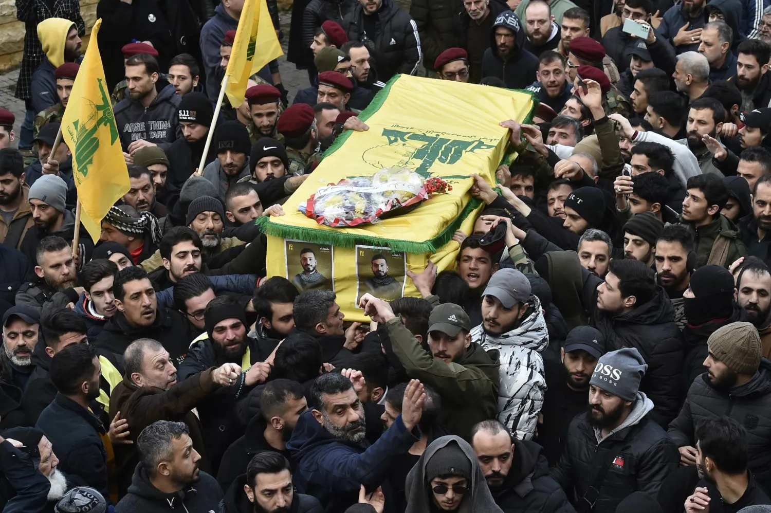 خلال تشييع مقاتل «حزب الله» حسين حلاوي في بيروت قبل أيام (إ.ب.أ)
