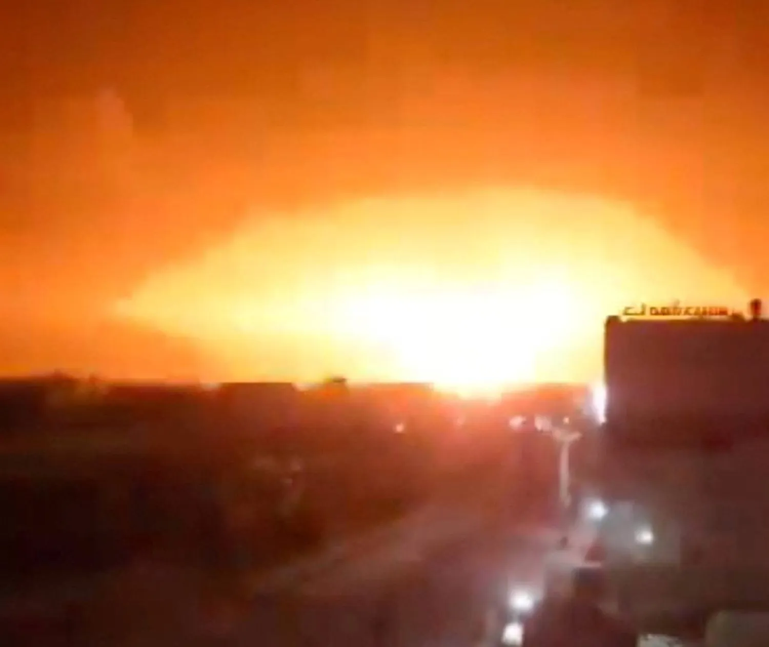 انفجار بعد هجوم أميركي على أهداف للحوثيين في اليمن (أرشيفية - رويترز)