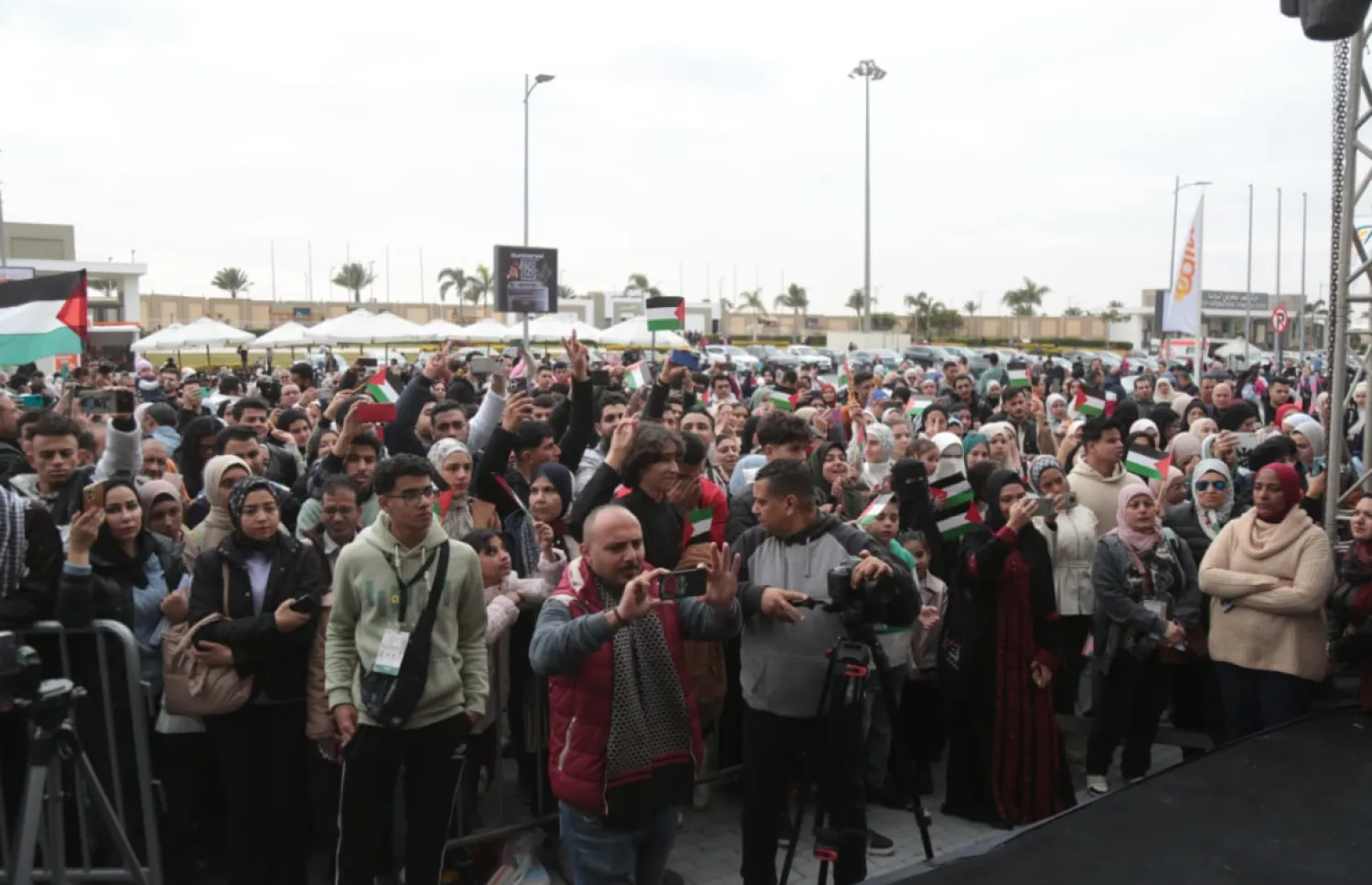حضور جماهيري حاشد لفعاليات يوم فلسطين بمعرض القاهرة الدولي للكتاب (وزارة الثقافة المصرية)