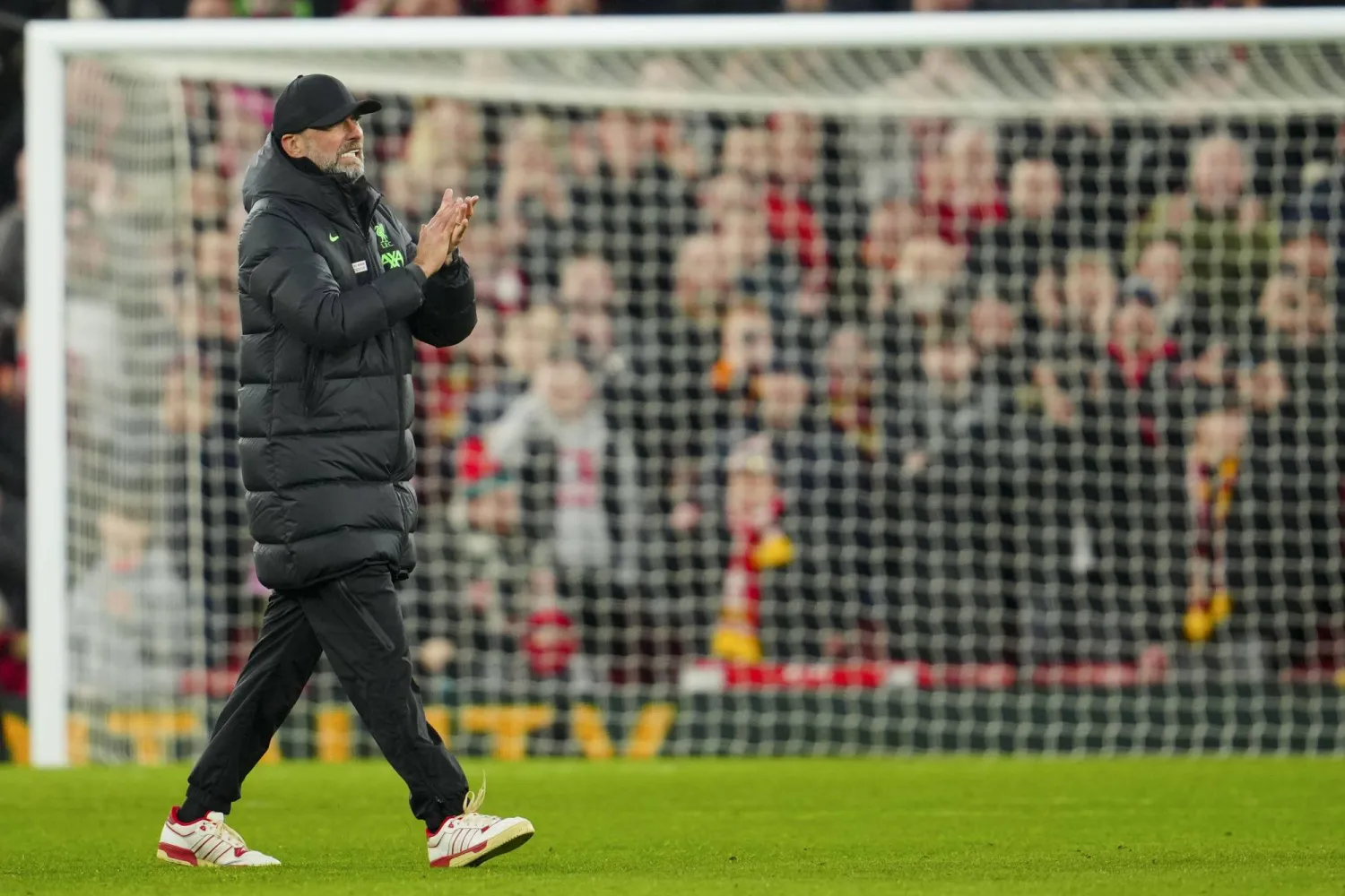 كلوب صدم جماهير ليفربول بقرار الرحيل لكنه ترك بصمة في قلوب محبيه (أ.ب)