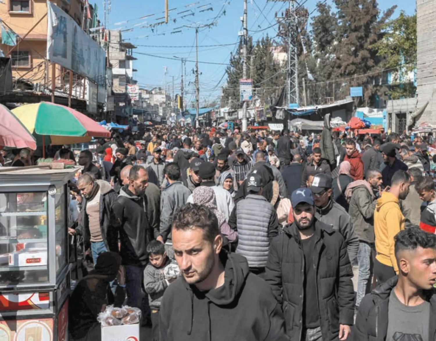 A street in Rafa crowded with displaced Palestinians (AFP)