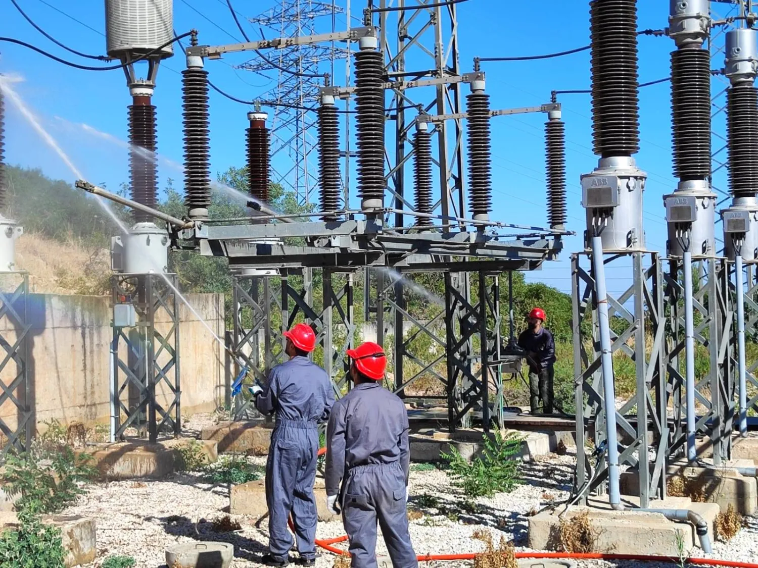 إحدى محطات توليد الكهرباء (شركة الكهرباء الأردنية)