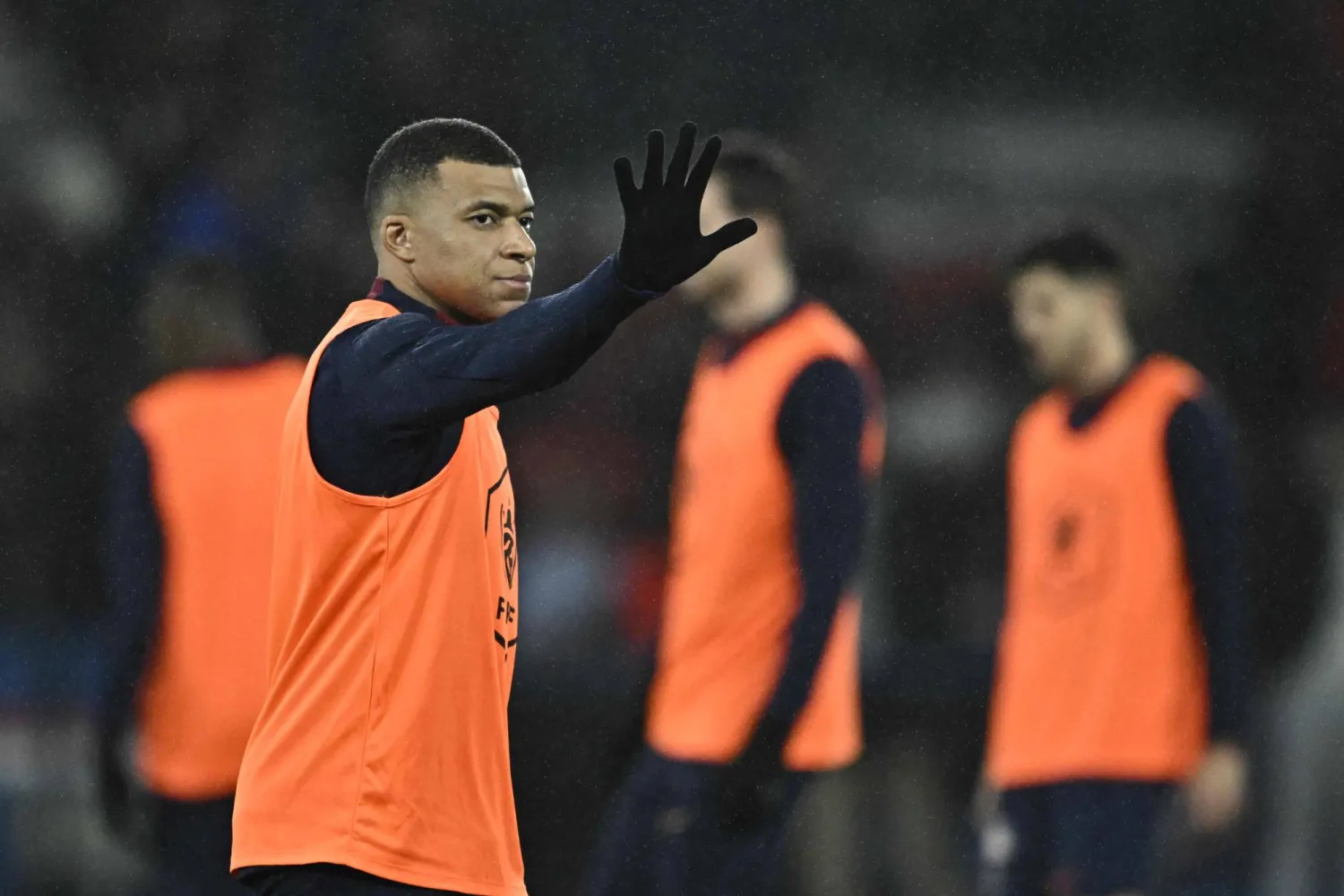 مبابي بين الاستمرار مع سان جيرمان أو حلم الريال (أ.ف.ب)