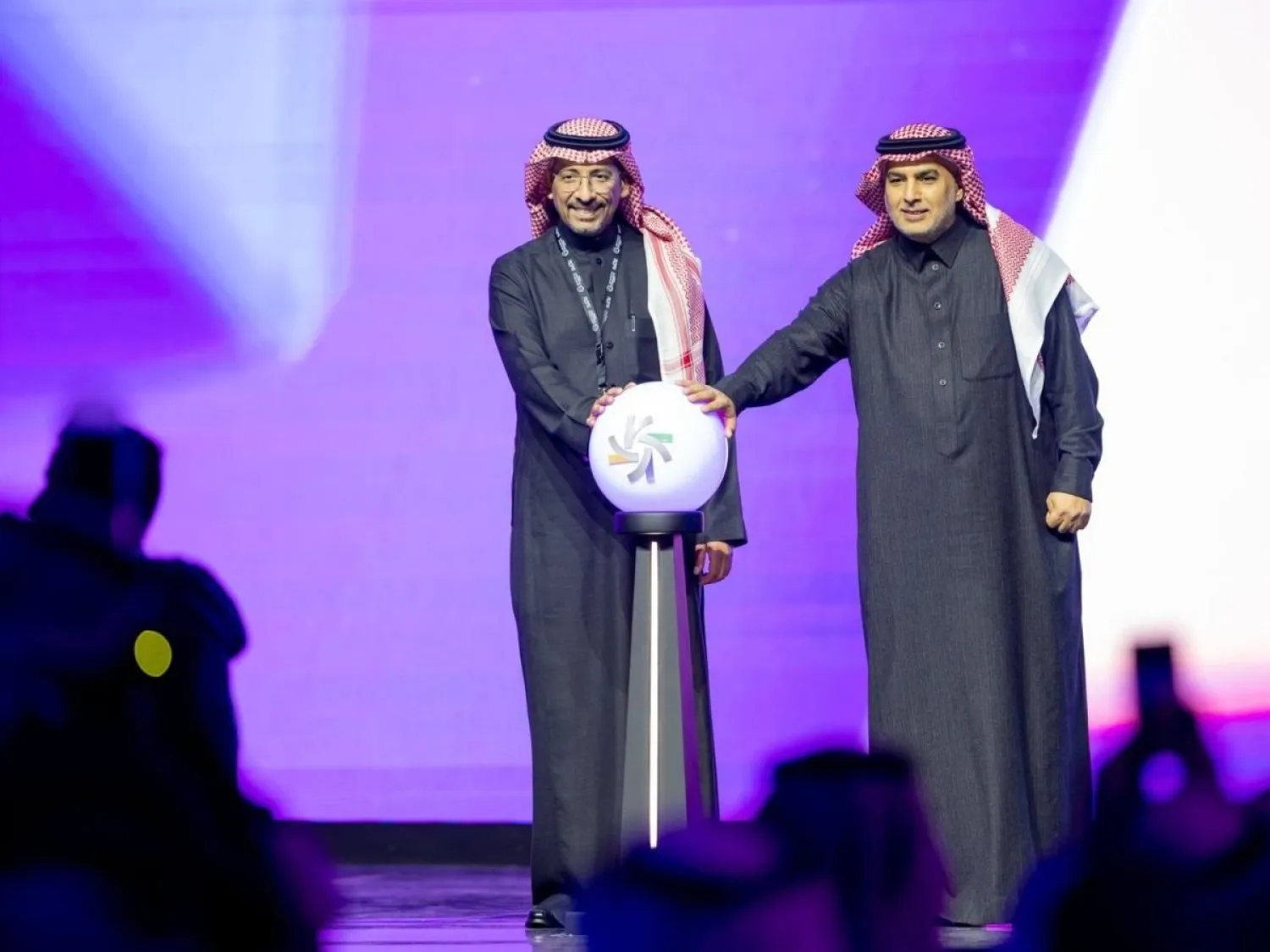 Suudi Arabistan Sanayi ve Maden Kaynakları Bakanı ve SDAIA Başkanı, Sanayi ve Madencilikte Yapay Zeka Mükemmeliyet Merkezi’nin açılışını yapıyor (SPA)