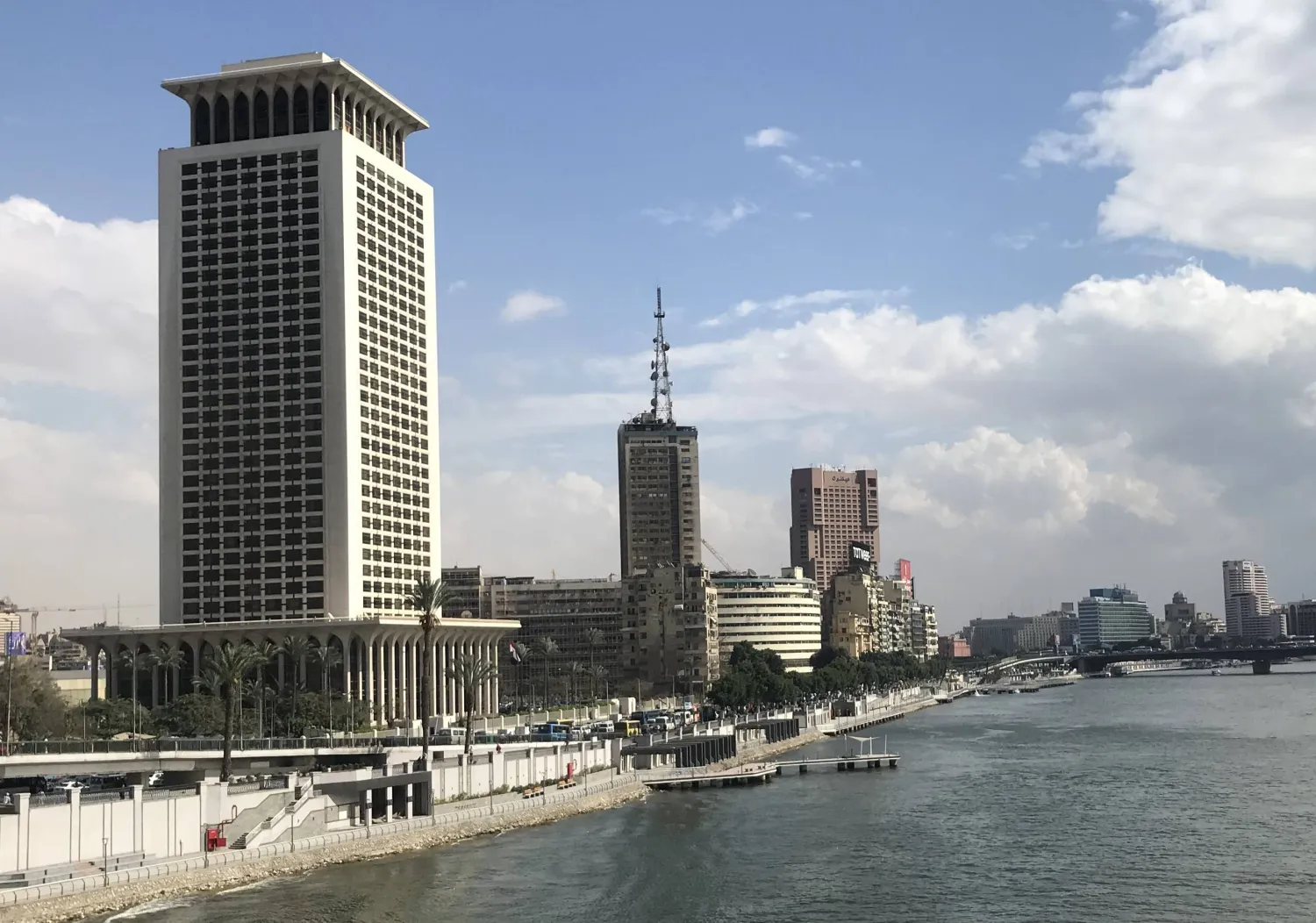 مبنى «ماسبيرو» الشهير يحتضن الإذاعة المصرية منذ عقود (تصوير: عبد الفتاح فرج)