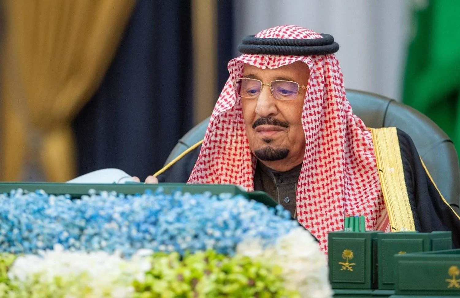Custodian of the Two Holy Mosques King Salman bin Abdulaziz chairs the cabinet meeting in Riyadh. (SPA)