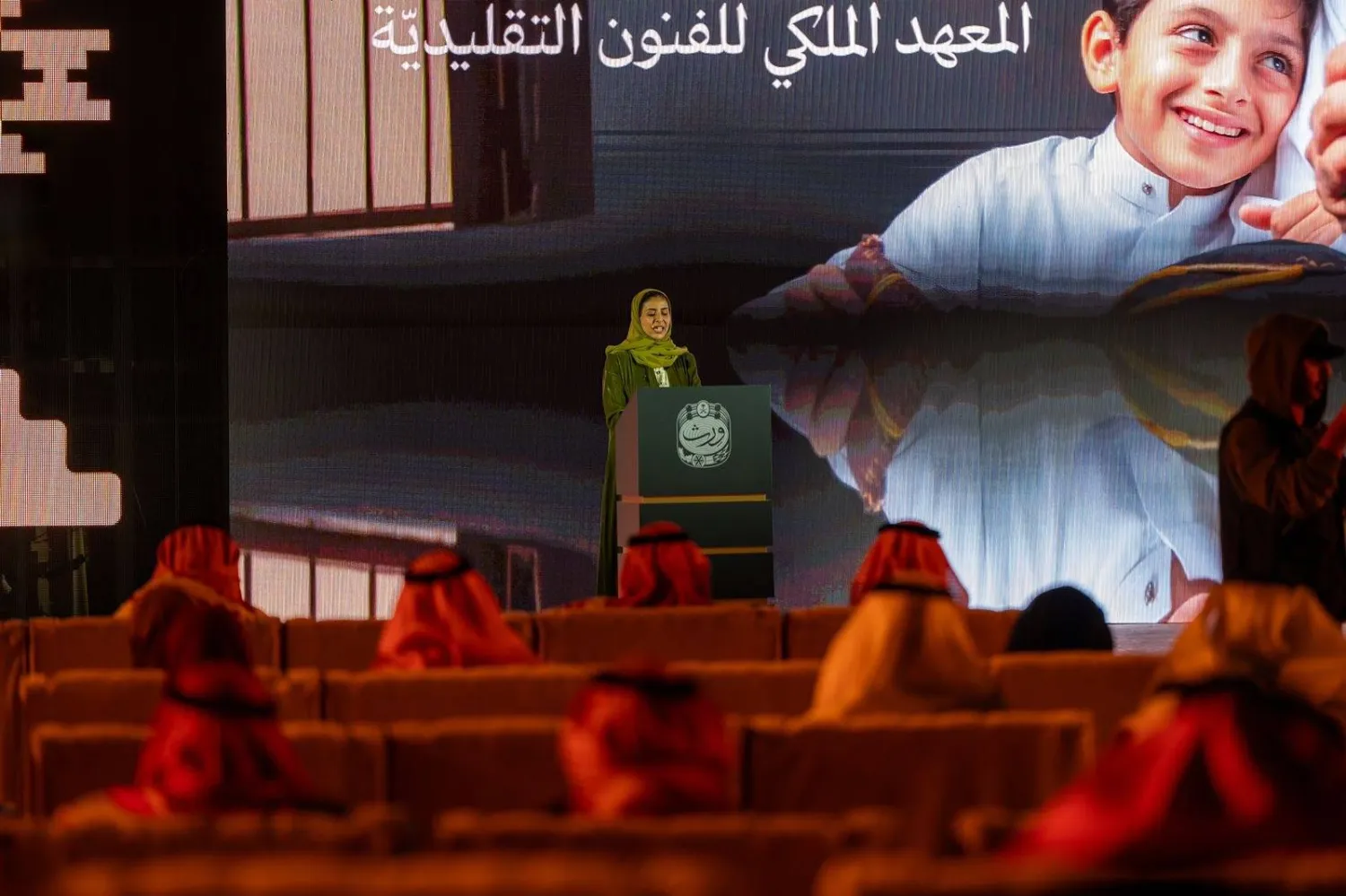 تأتي الاستراتيجية الجديدة للحفاظ على الفنون التقليدية ونقلها للأجيال (المعهد الملكي للفنون)