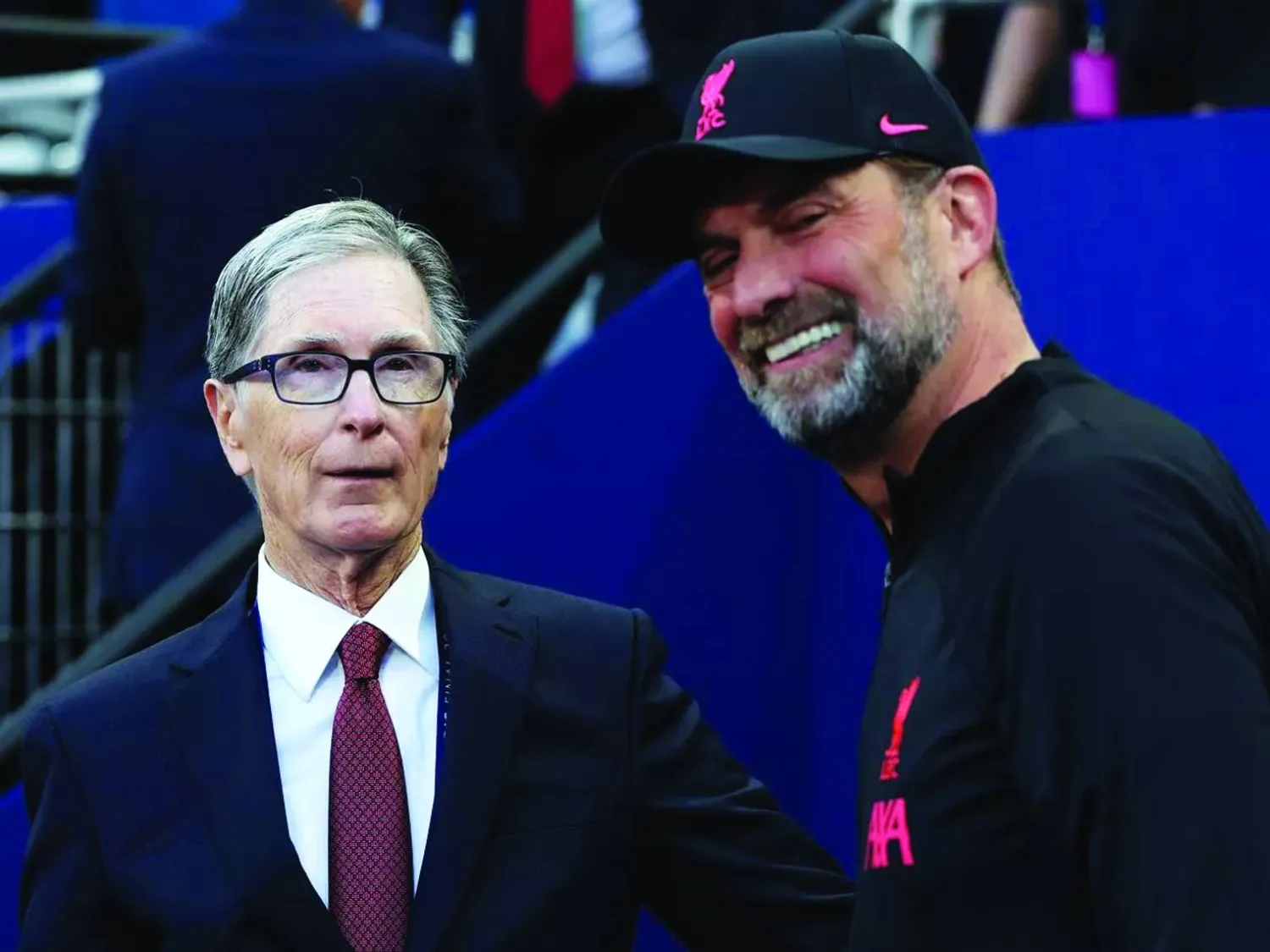 كلوب مع جون هنري المالك الرئيسي لمجموعة «فينواي» (أ.ب)