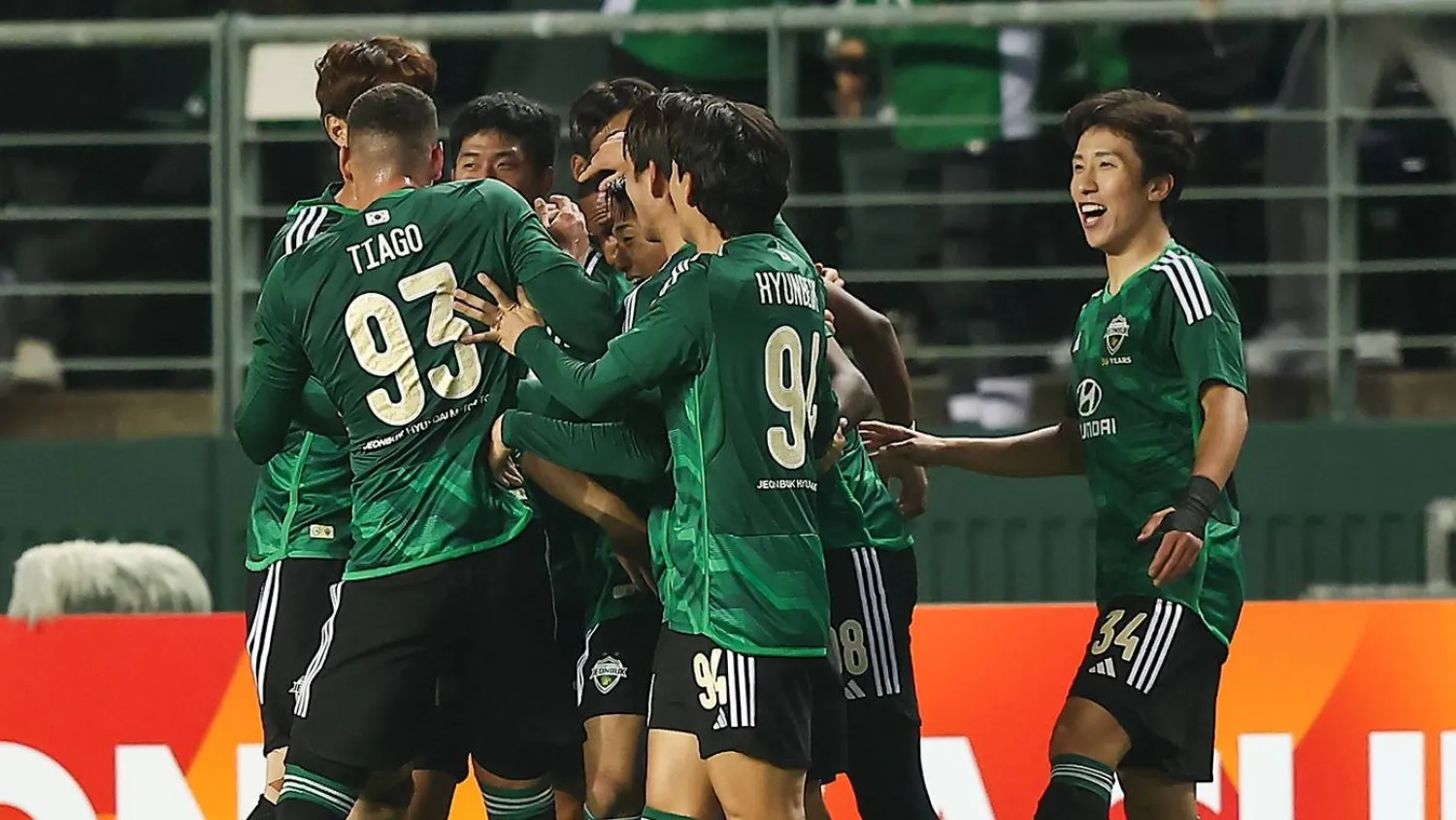 تشونبوك موتورز فاز على بوهانغ ستيلرز 2 - 0 (الاتحاد الآسيوي)