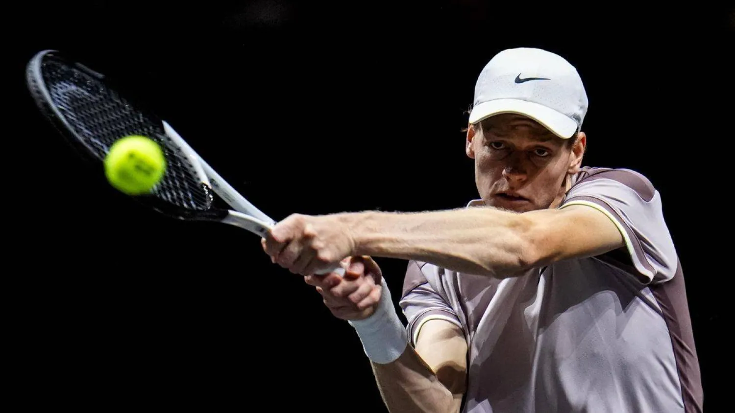 الإيطالي يانيك سينر (إ.ب.أ)