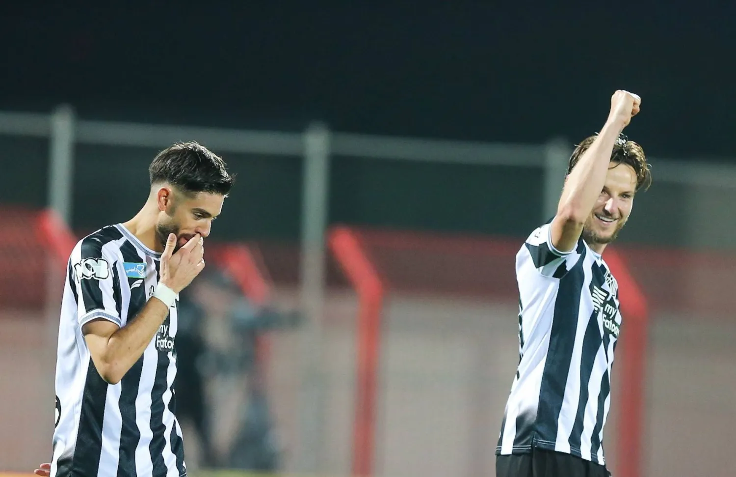 راكيتيتش يحتفل بهدفه في شِباك ضمك (الدوري السعودي)