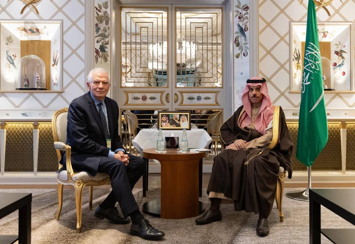 فيصل بن فرحان خلال اجتماعه مع جوزيب بوريل في ميونيخ (واس)