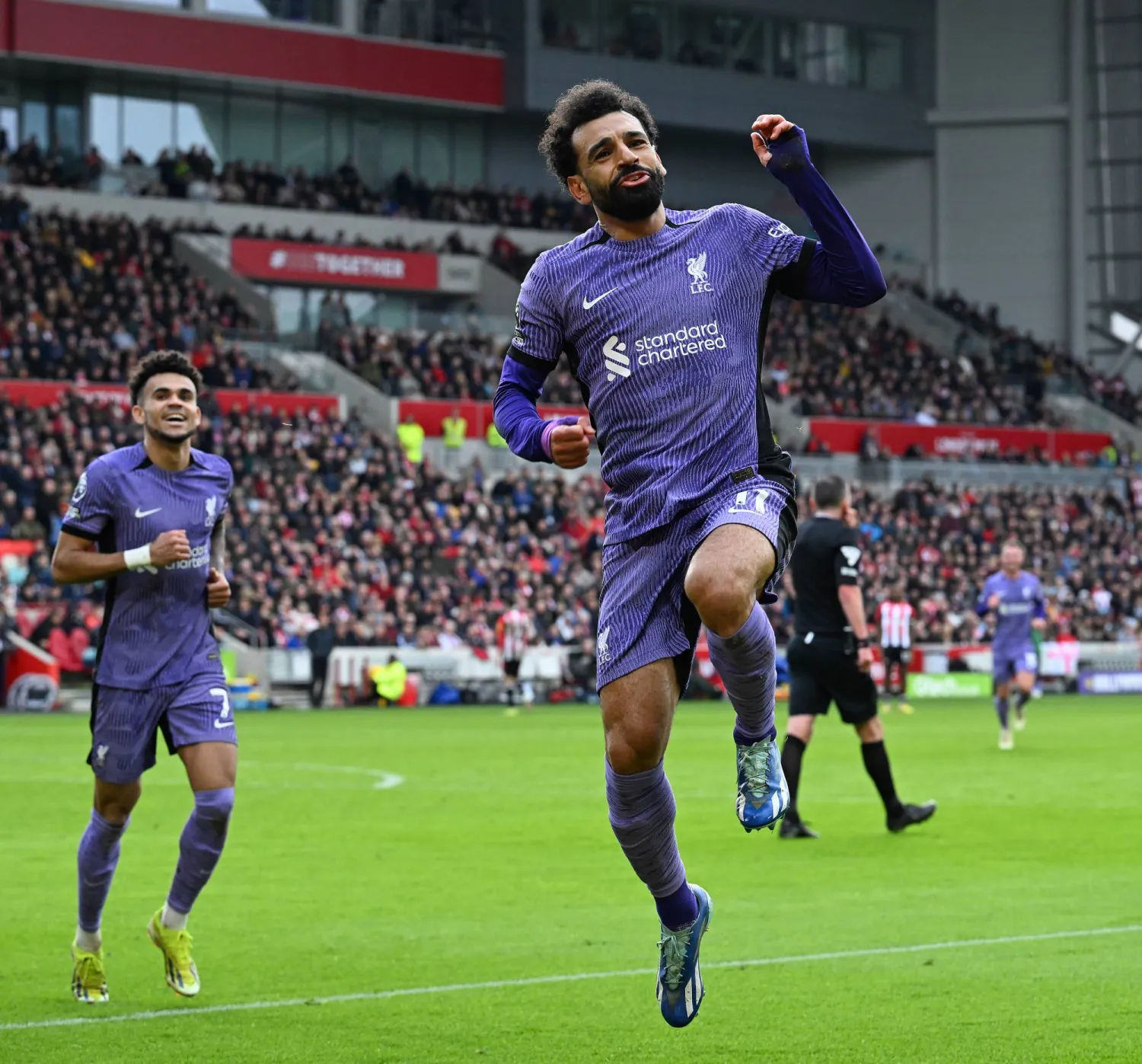 محمد صلاح سجل وصنع في فوز ليفربول على برينتفورد (غيتي)