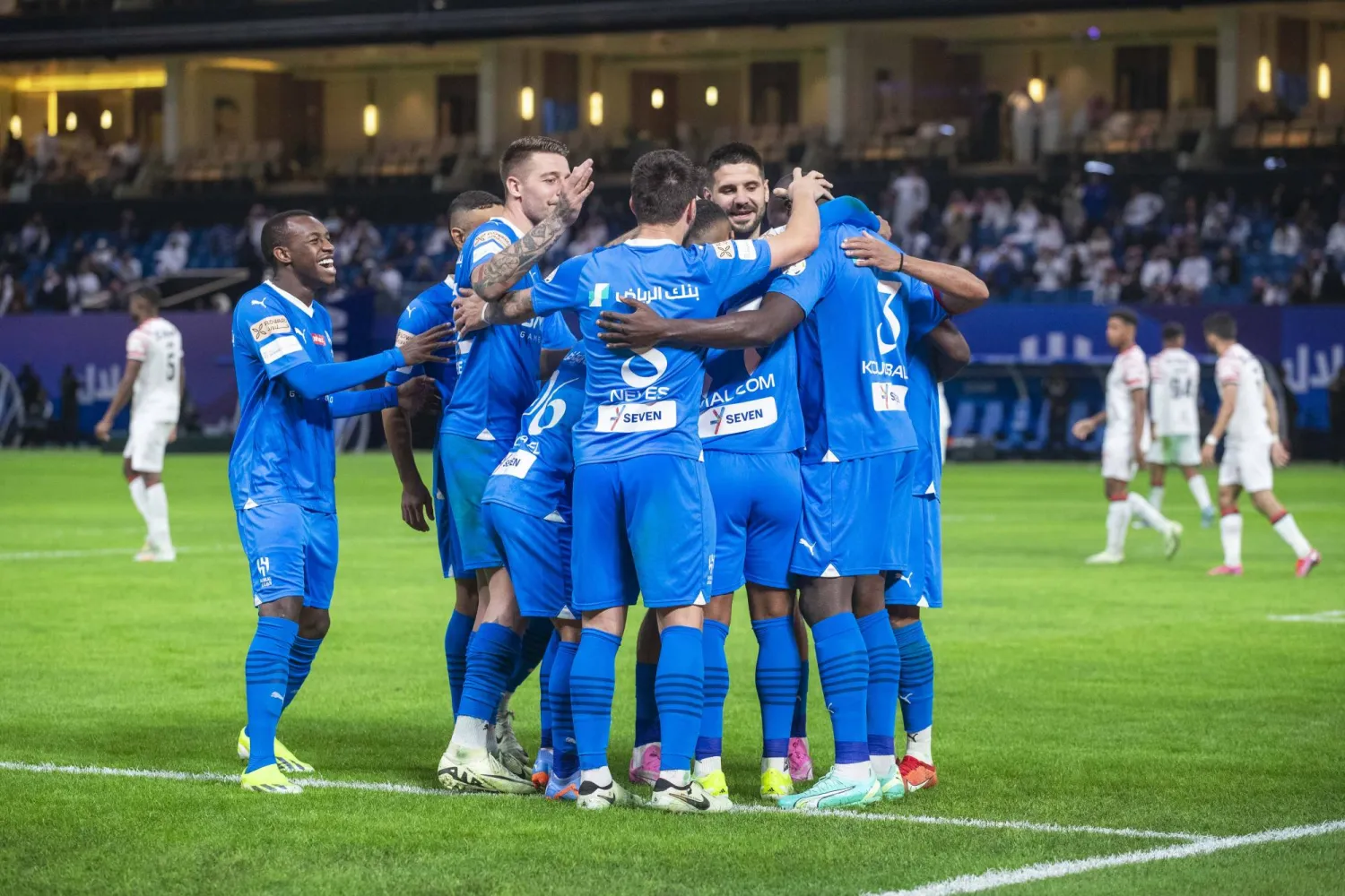 واصل فريق الهلال رحلة انتصاراته أمام الرائد (تصوير: يزيد السمراني)