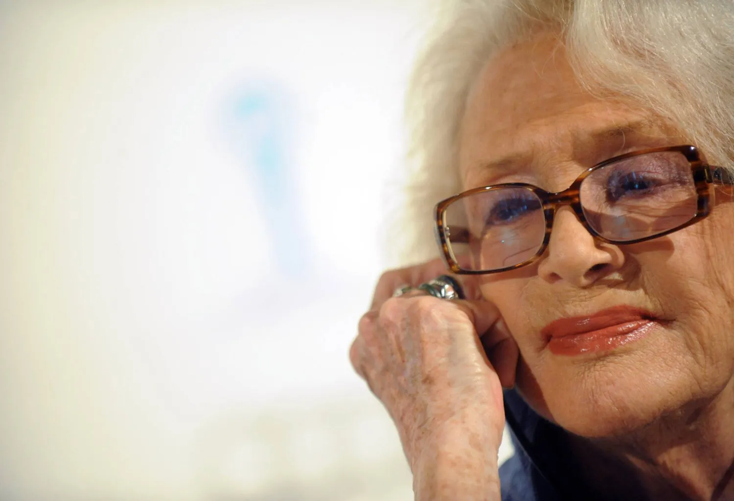 قرن وعام يسبقان الرحيل (أ.ف.ب)