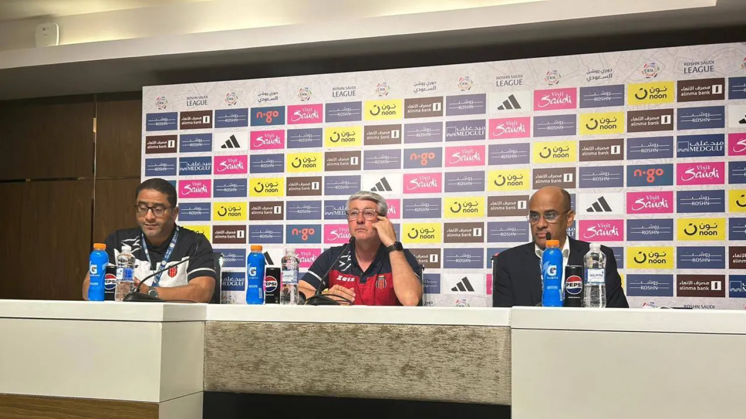 البرازيلي أودير هيلمان المدير الفني لفريق الرياض (الشرق الأوسط)