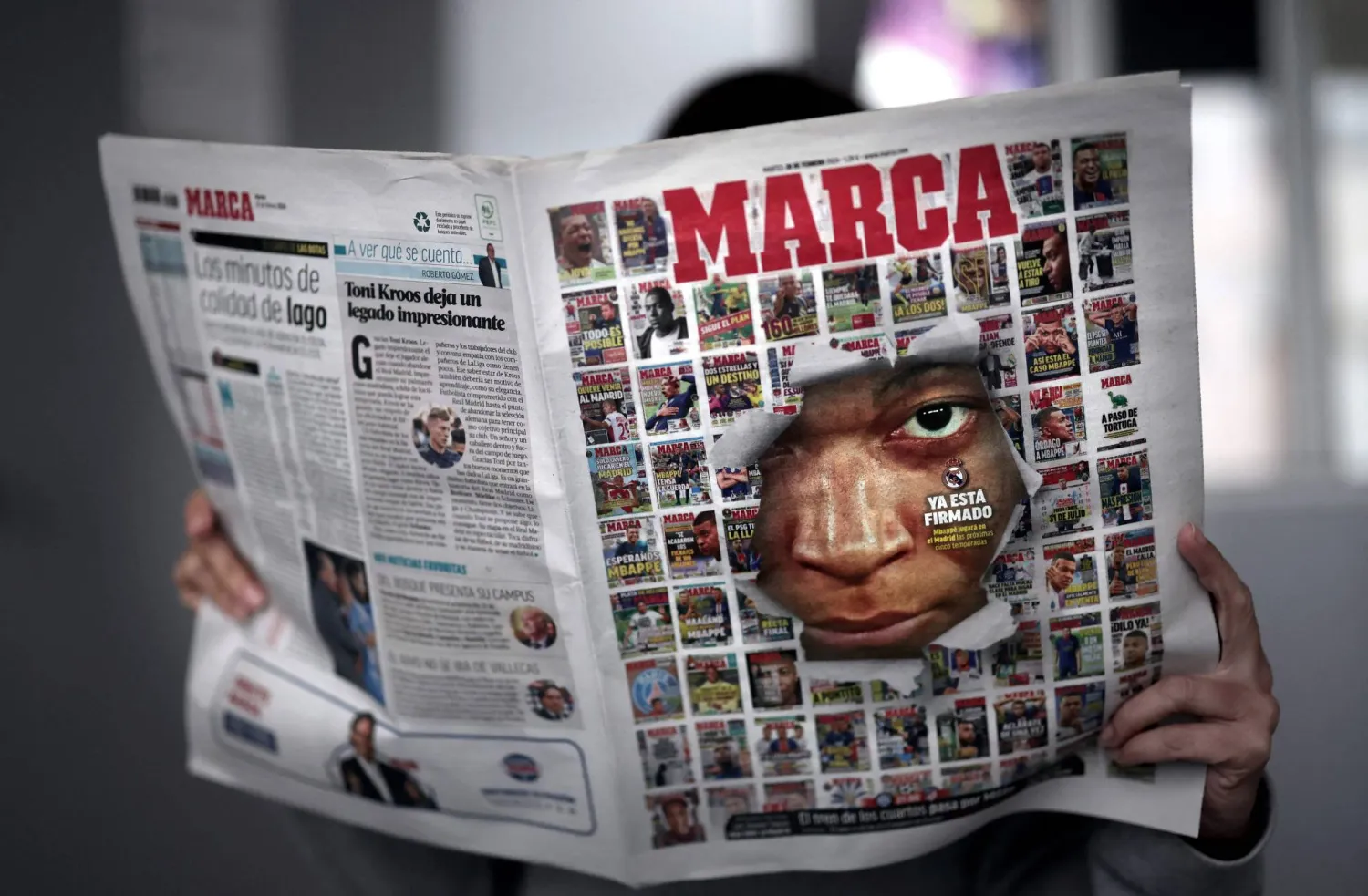 صحيفة «ماركا» الإسبانية نشرت خبراً عن انتقال مبابي إلى الريال (أ.ف.ب)