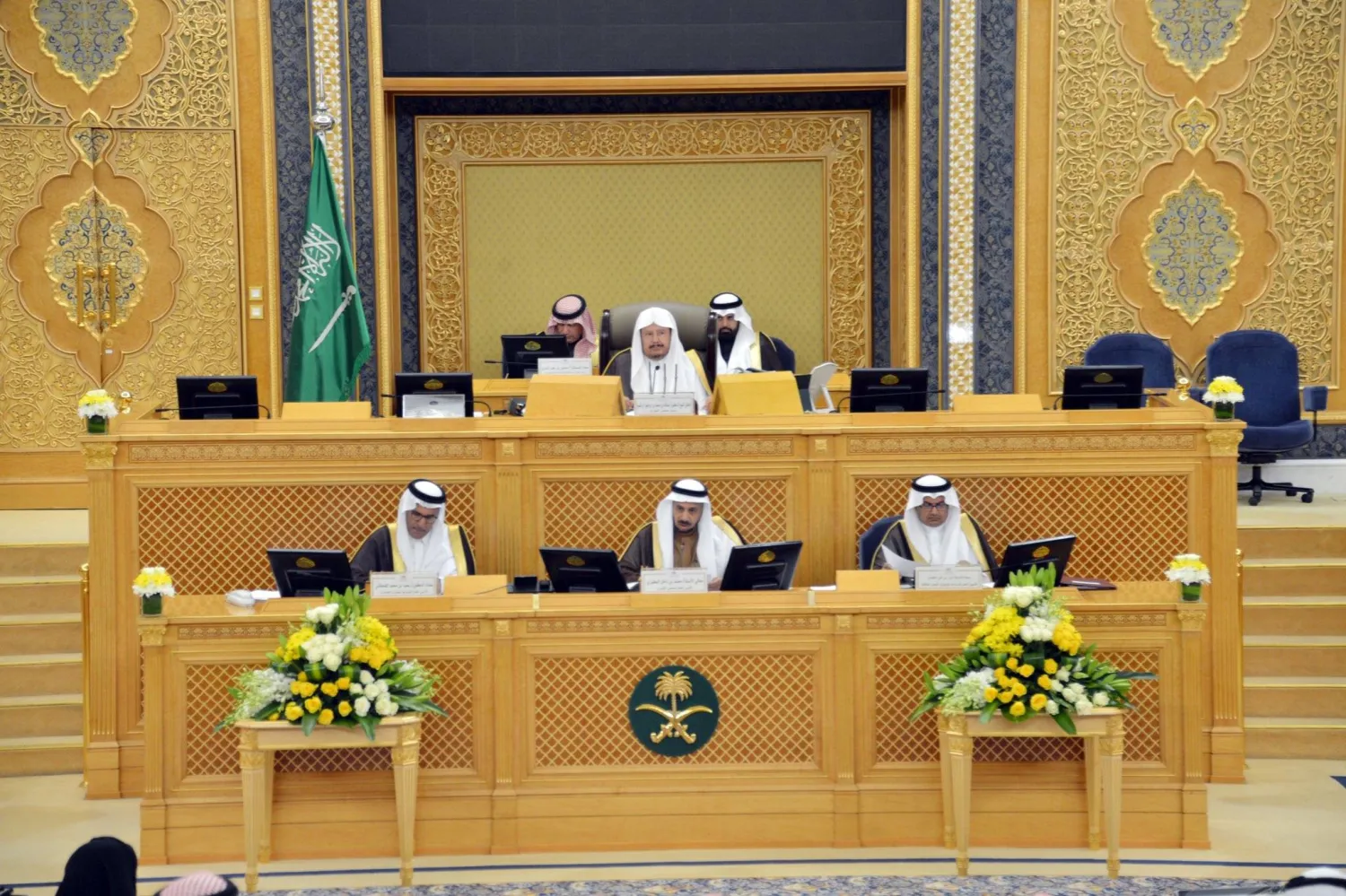 جانب من جلسة المجلس يوم الاثنين برئاسة الشيخ د.عبد الله آل الشيخ (الشورى)