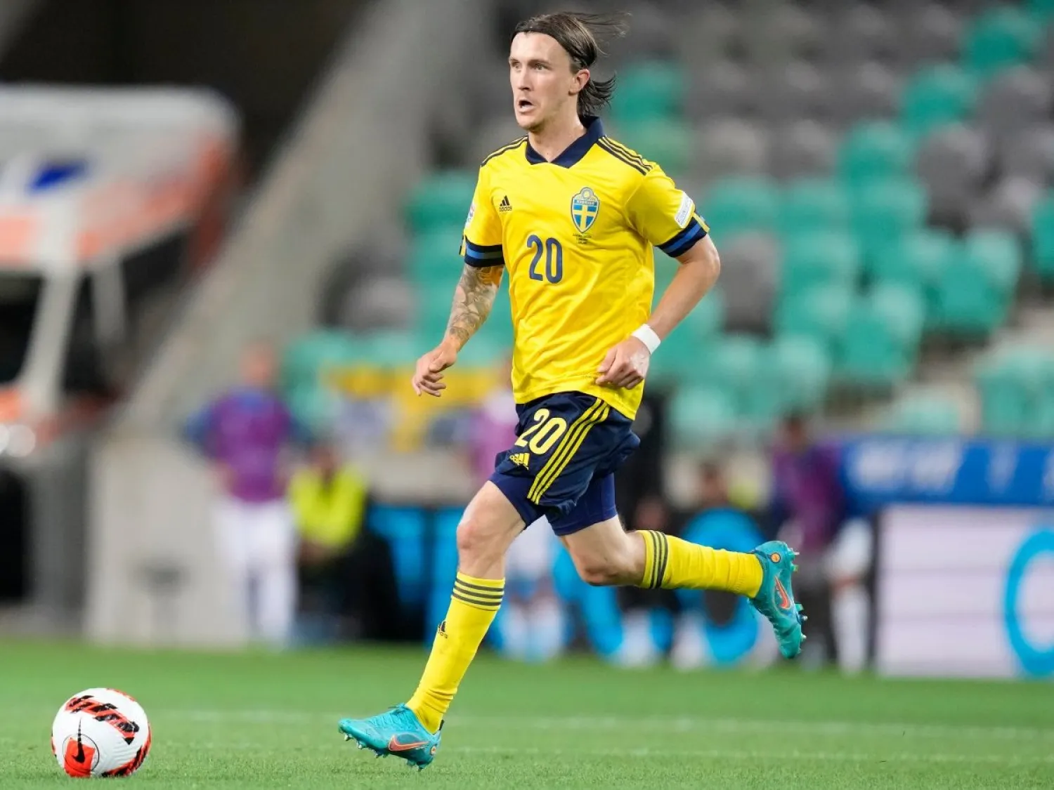 كريستوفر أولسون لاعب ميتيلاند الدنماركي (أ.ب)