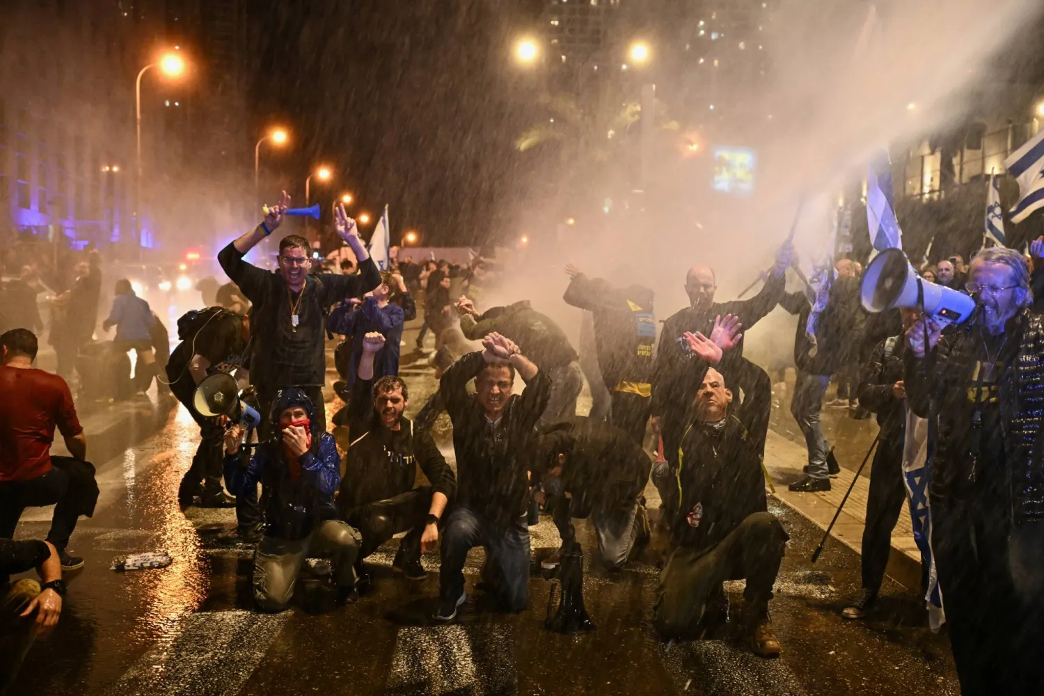 جانب من احتجاج ضد رئيس الوزراء الإسرائيلي بنيامين نتنياهو في تل أبيب يوم 24 فبراير الماضي (رويترز)