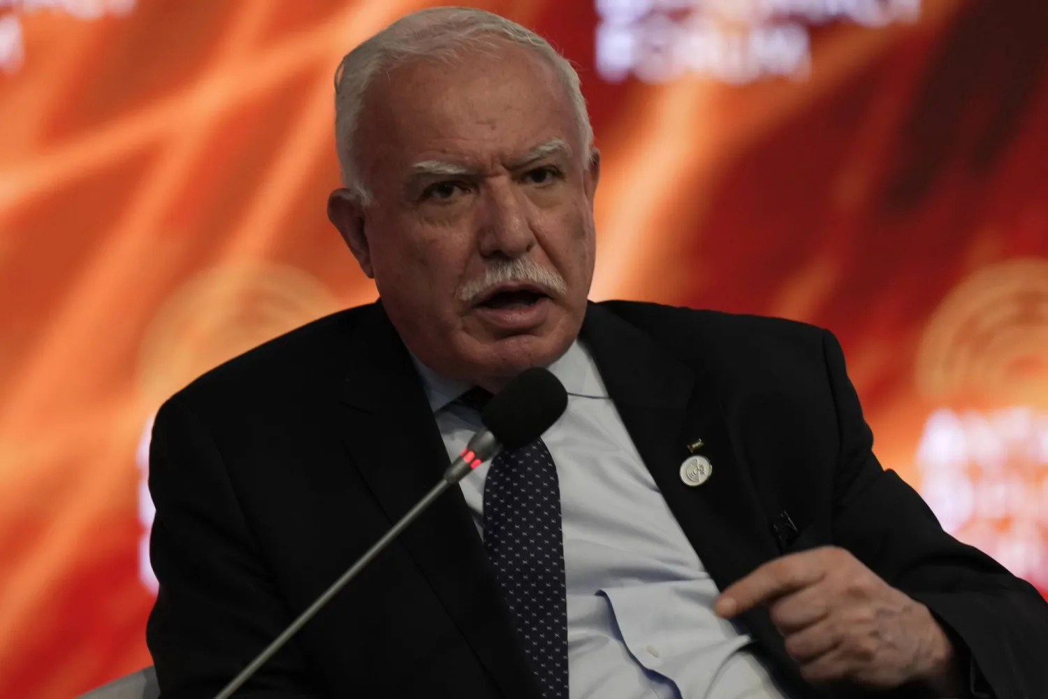 وزير الخارجية الفلسطيني رياض المالكي يتحدث في أنطاليا (أ.ب)