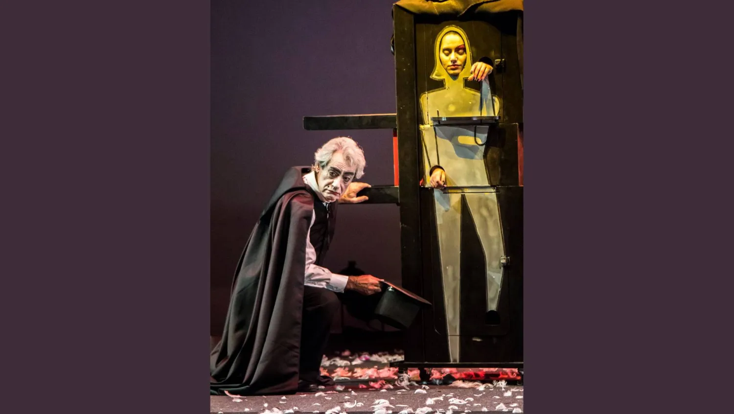 فائق حميصي في أحد أعماله المسرحية