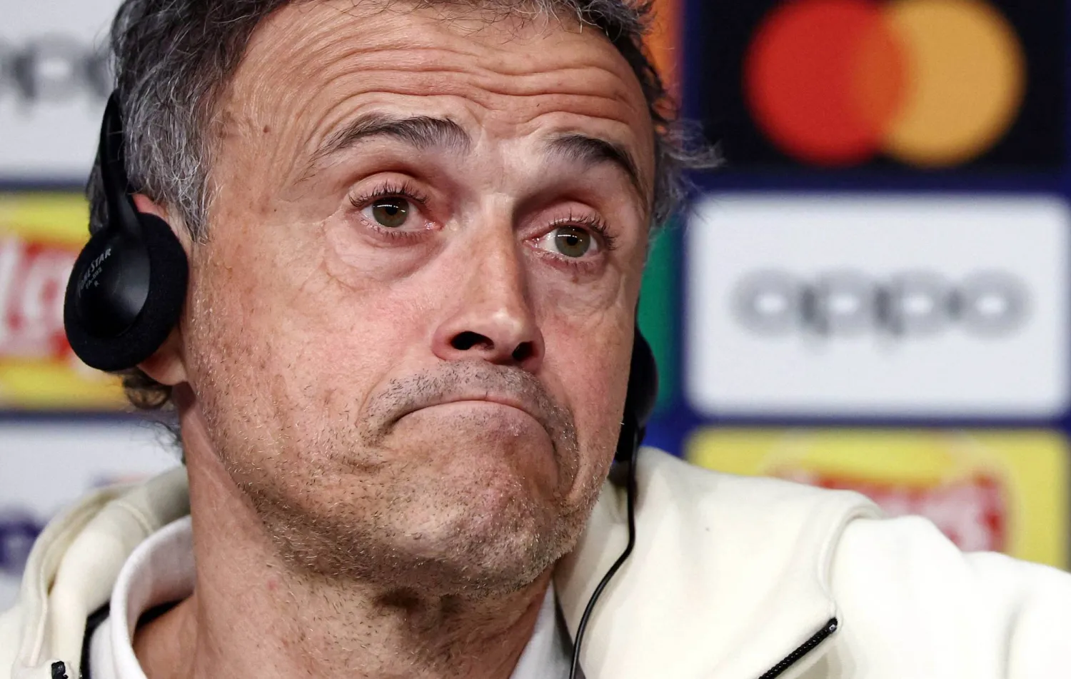 لويس إنريكي لدى حديثه في المؤتمر الصحافي (أ.ف.ب)