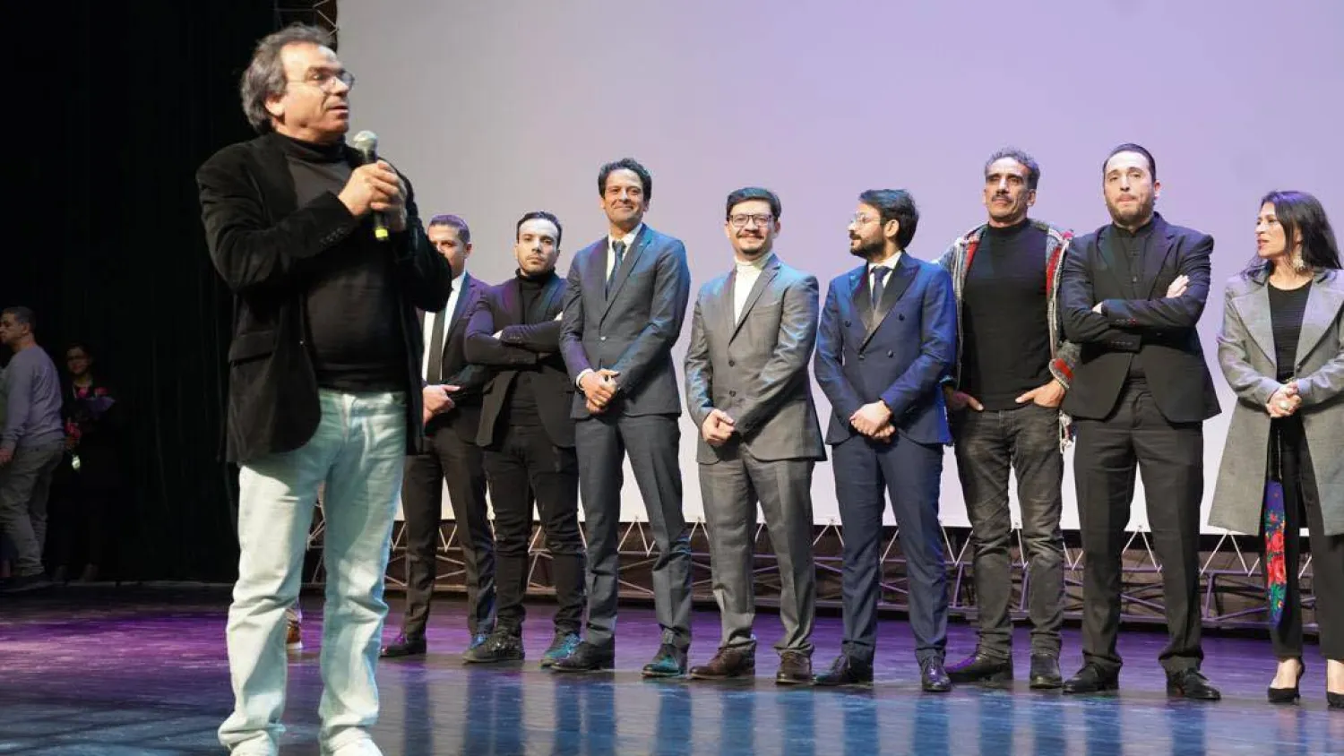 المخرج بشير درايس مع أبطال الفيلم (دار الأوبرا)