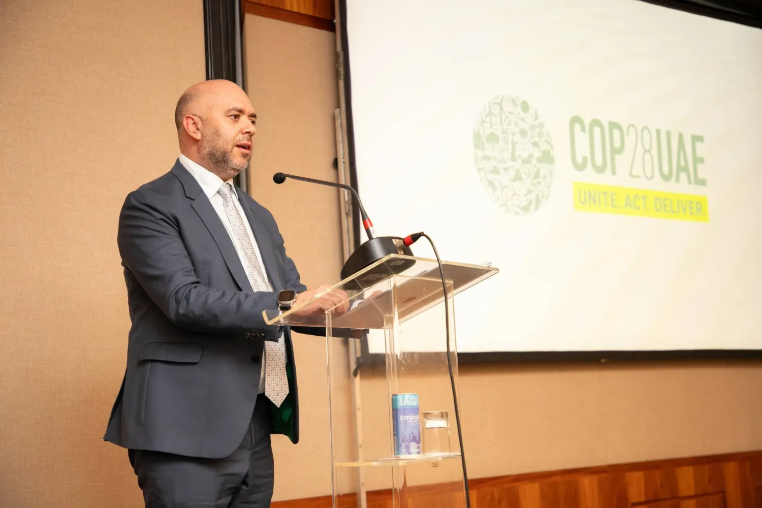الإماراتي ماجد السويدي المدير العام والممثل الخاص لرئاسة الإمارات لمؤتمر الأطراف «كوب28» خلال مشاركته في منتدى مناخي في البرازيل (الشرق الأوسط)