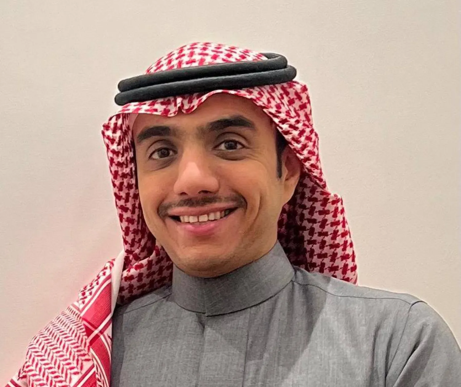 «لابس» أكبر «أوتلت» إلكتروني للأزياء الرجالية العالمية