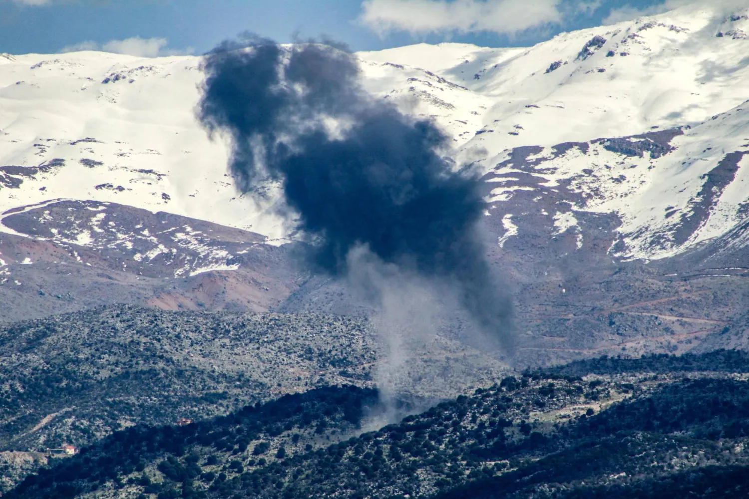 الجيش الإسرائيلي يطلق صفارات الإنذار في مناطق عدة بالشمال (أ.ف.ب)