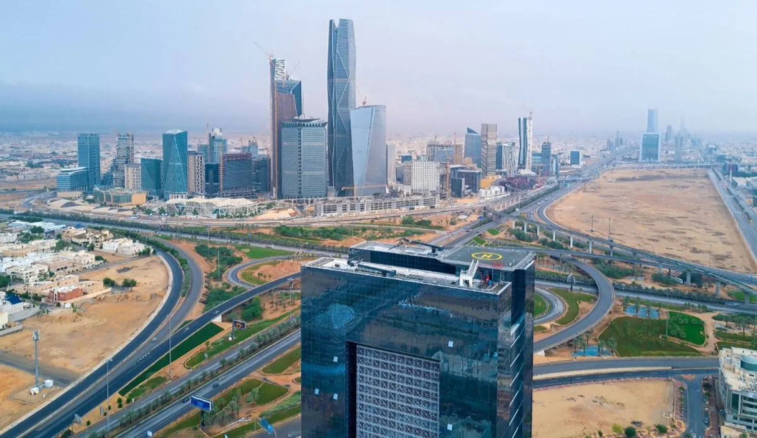 تمكين الأفراد وقطاع الأعمال من طلب تمديد المهلة قبل الإيقاف (واس)