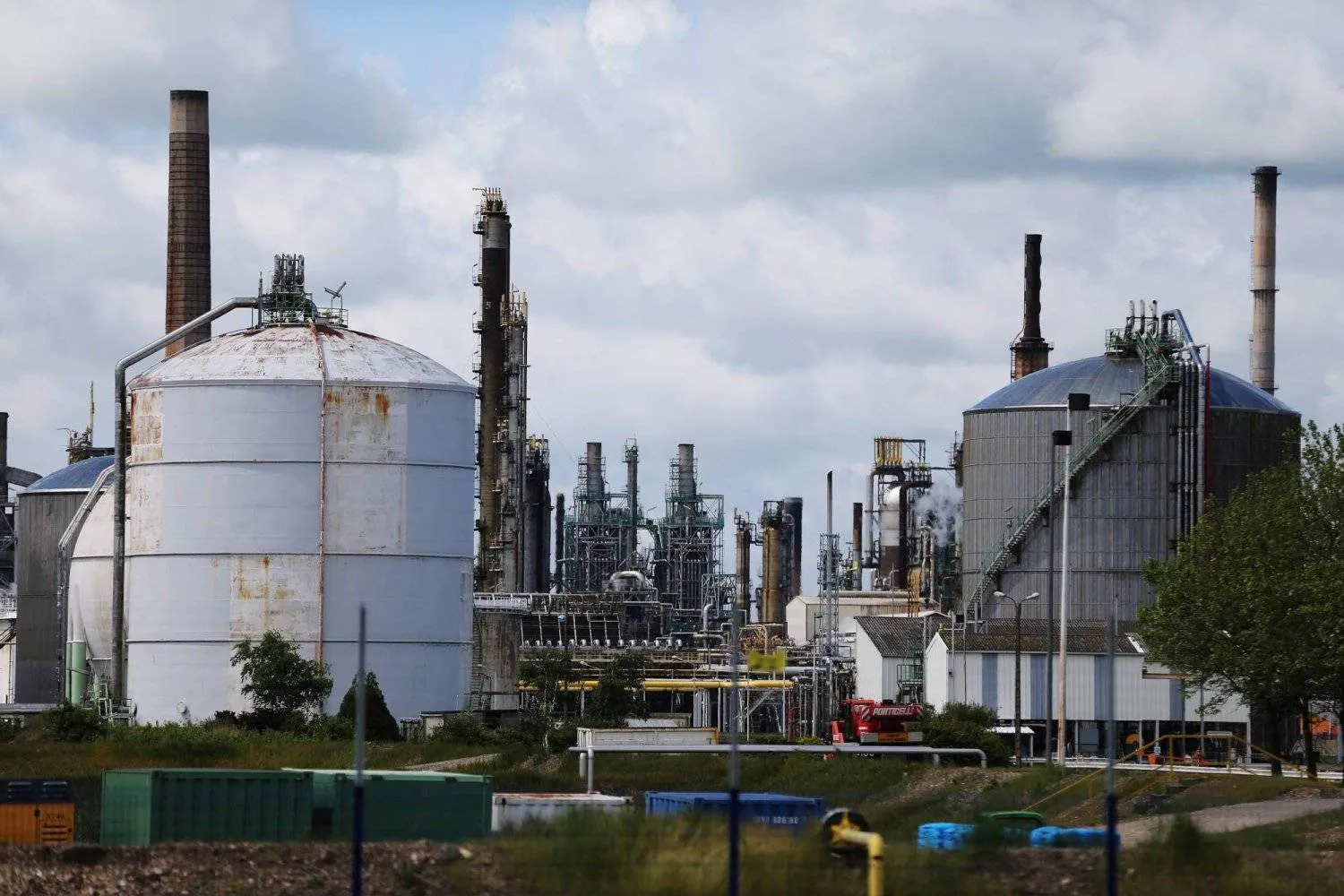 (FILES) A picture taken on May 23, 2016 shows the ExxonMobil refinery in Notre-Dame-de-Gravenchon, northwestern France, on March 11, 2024. (Photo by CHARLY TRIBALLEAU / AFP)
