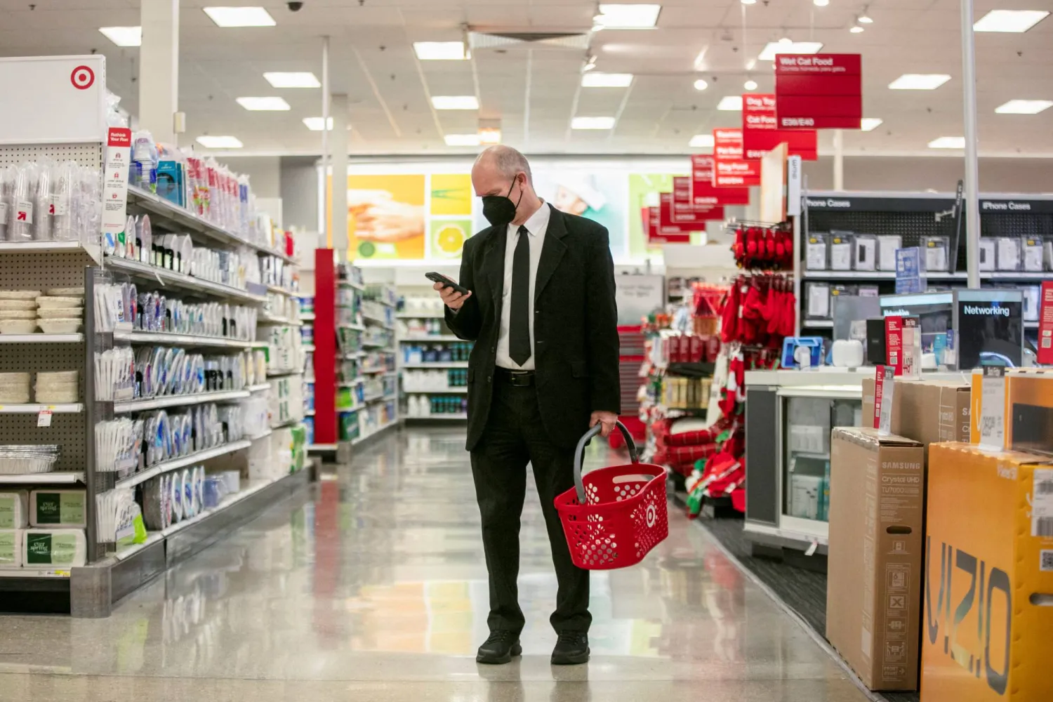 ارتفعت مبيعات التجزئة الأميركية بنسبة 0.6 % في فبراير مدعومة بارتفاع أسعار الغاز وزيادة مبيعات السيارات (رويترز)