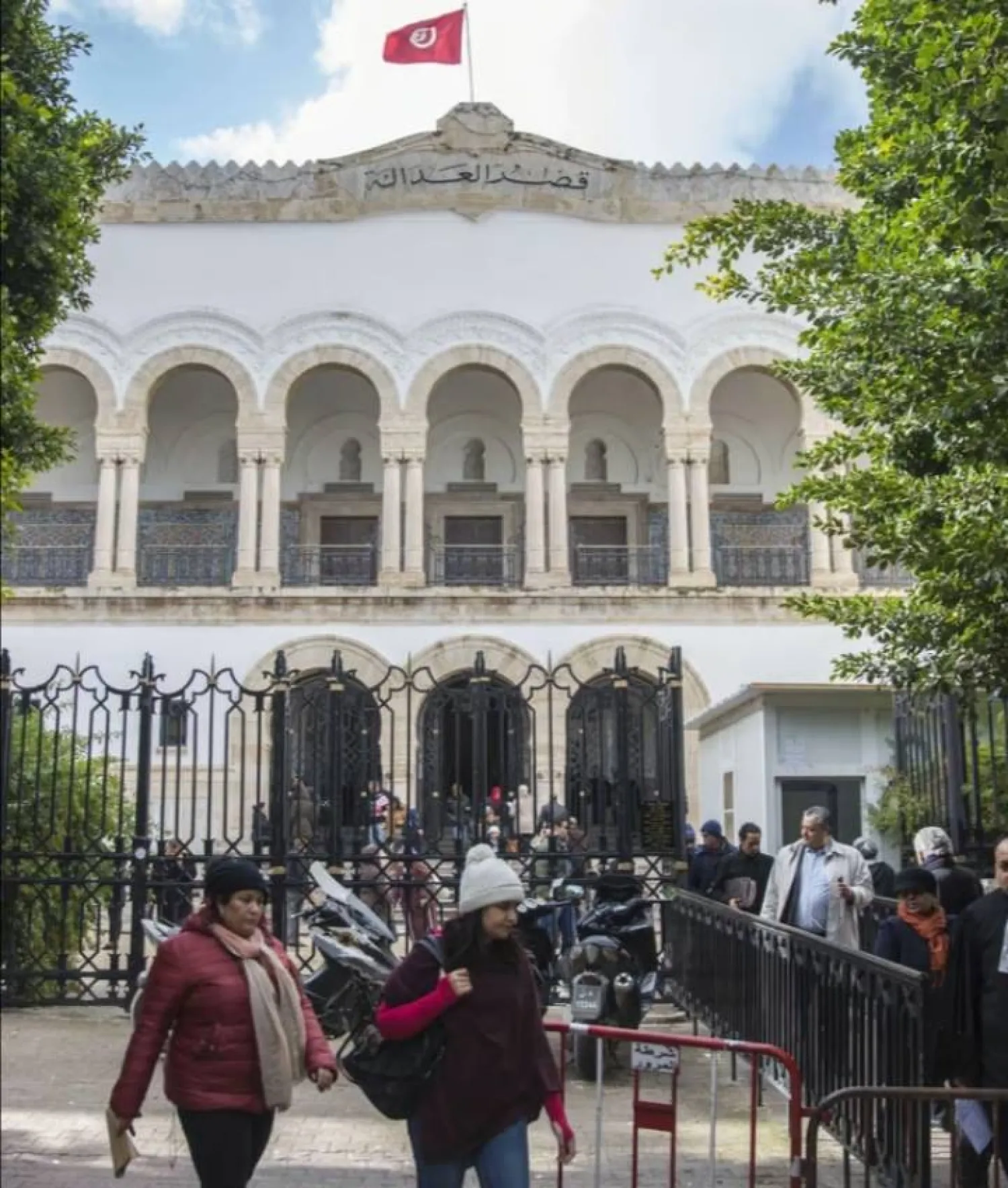 إجراءات أمنية استثنائية وحركة مكثفة في محكمة تونس العاصمة (وسائل إعلام تونسية)