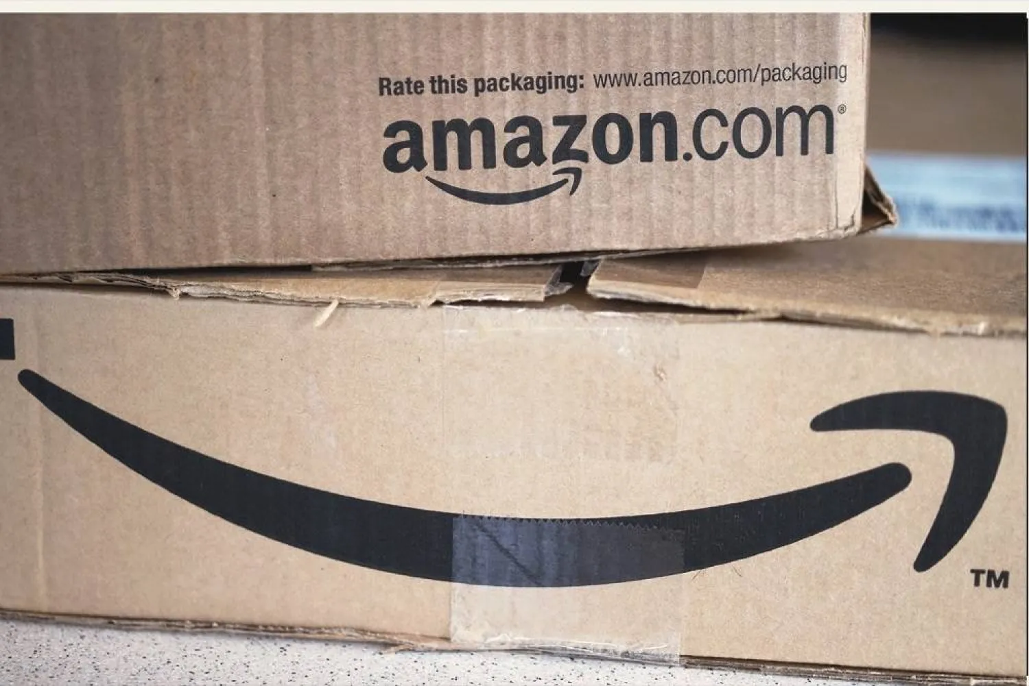 Pile ou Face signed contracts with the giant US e-retailer Amazon in Europe to get parcels that were not retrieved from pickup places, that were returned by customers or simply got lost. (Reuters)