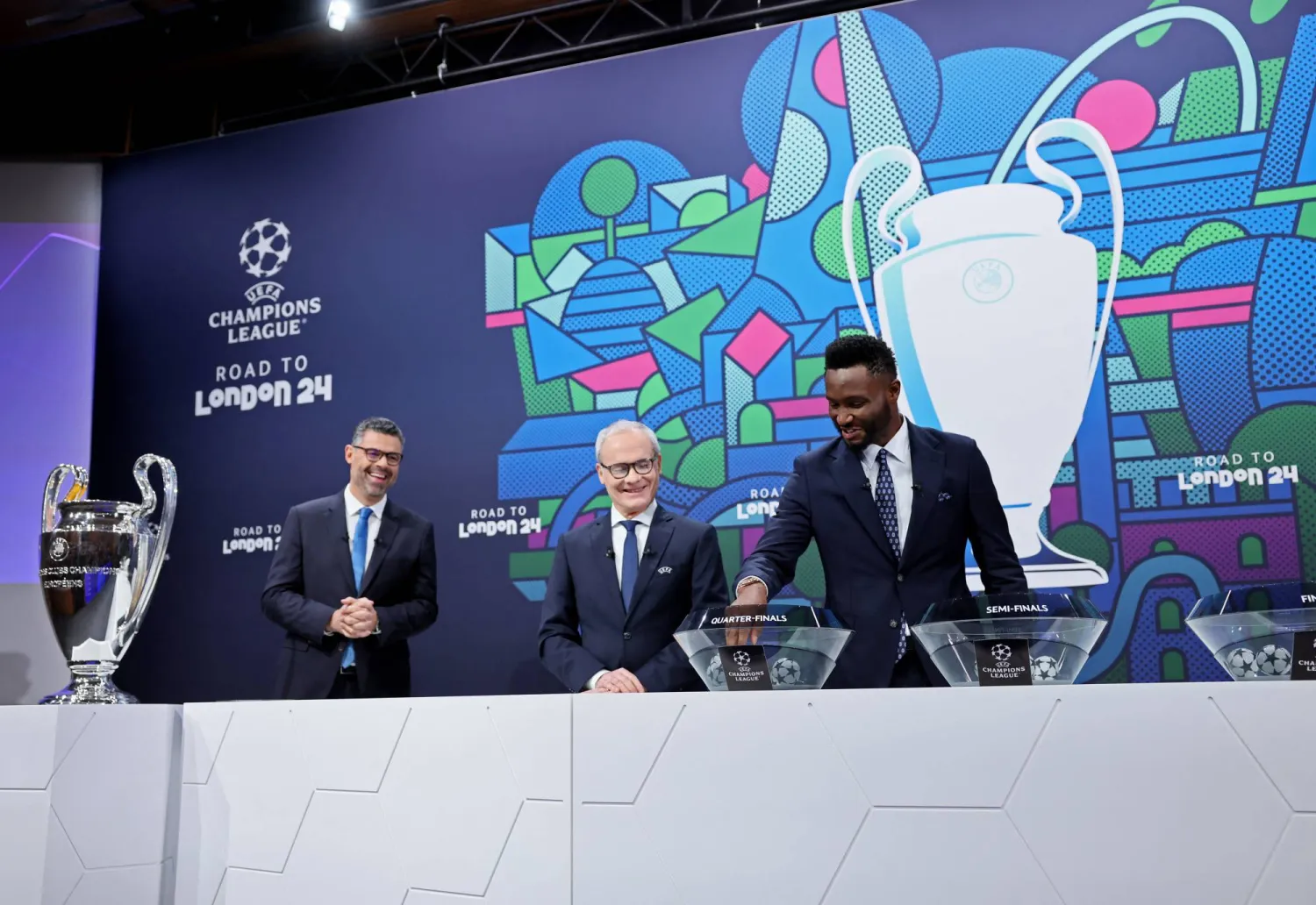 مراسم إجراء قرعة دوري أبطال أوروبا في نيون بسويسرا