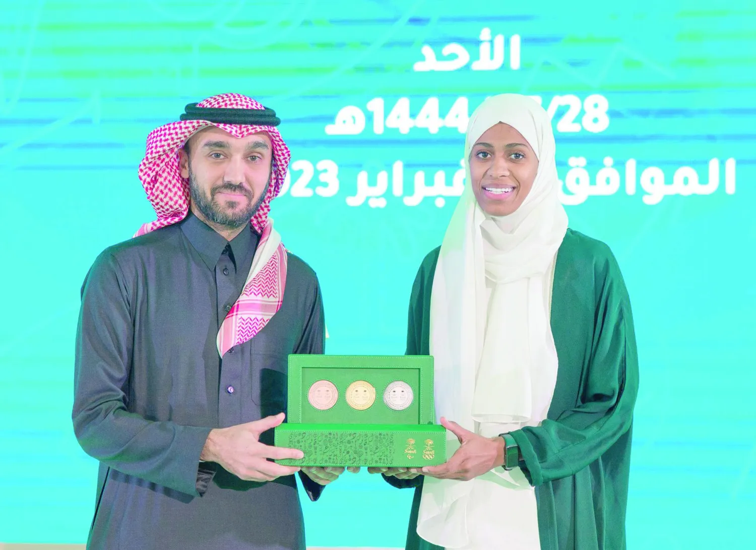 
الأمير عبد العزيز الفيصل توج دنيا بجائزة أفضل رياضية سعودية في 2022 (الشرق الأوسط)