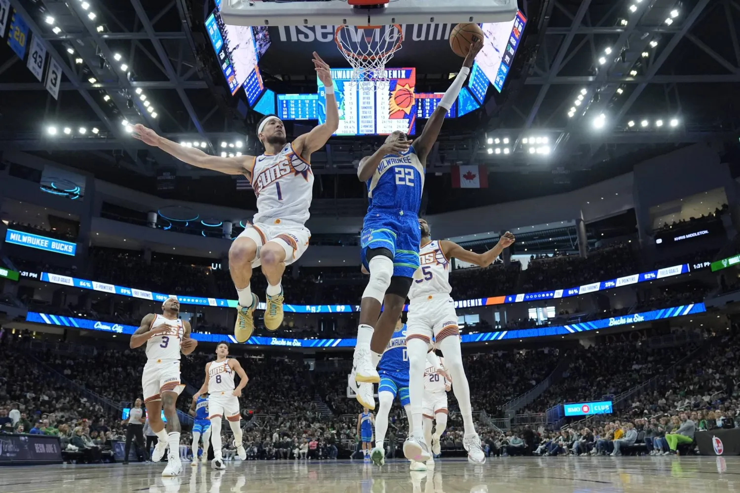 ميلووكي باكس فاز على فينيكس صنز 129-140 (أ.ب)